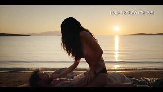 Tuba Büyüküstün Nude Tits Sex Beach Scene "Another Self" S1Ep3 2022 / Tuba Büyüküstün Çıplak Göğüsler Sahilde Seks Sahnesi Zeytin Ağacı"