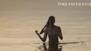 Marlene Burow, Sira Topic Nude Tits "In einem Land, das es nicht mehr gibt" 2022 / Marlene Burow, Sira Topic nackte Titten