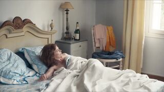 Isabelle Carré Nude Tits  "La fille d’un grand amour" 2025 / Isabelle Carré Seins Nus