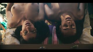 Clara Galle, Najwa Khliwa, Laura Moray, Nira Oshaia Nude Tits Sex Scenes "Olympo" S1 2025 / Clara Galle, Najwa Khliwa, Laura Moray y Nira Oshaia: Escenas de sexo con tetas desnudas