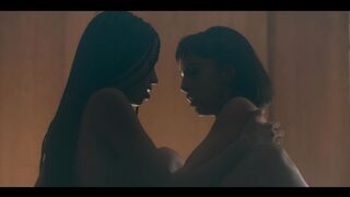 Clara Galle, Najwa Khliwa, Laura Moray, Nira Oshaia Nude Tits Sex Scenes "Olympo" S1 2025 / Clara Galle, Najwa Khliwa, Laura Moray y Nira Oshaia: Escenas de sexo con tetas desnudas