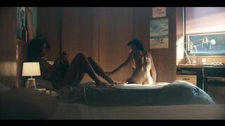 Clara Galle, Najwa Khliwa, Laura Moray, Nira Oshaia Nude Tits Sex Scenes "Olympo" S1 2025 / Clara Galle, Najwa Khliwa, Laura Moray y Nira Oshaia: Escenas de sexo con tetas desnudas