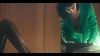 Clara Galle, Najwa Khliwa, Laura Moray, Nira Oshaia Nude Tits Sex Scenes "Olympo" S1 2025 / Clara Galle, Najwa Khliwa, Laura Moray y Nira Oshaia: Escenas de sexo con tetas desnudas
