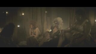 Daphne Patakia, Deborah Lukumuena, Georgina Amoros, Oulaya Amamra, Sabrina Ouazani Nude Tits "Toutes Pour Une" 2024 / Daphné Patakia, Deborah Lukumuena, Georgina Amoros, Oulaya Amamra, Sabrina Ouazani seins nus