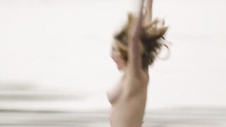 Adriane Gradziel Nude Tits "À bicyclette!" 2024 / Adriane Gradziel seins nus