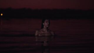 Margaux Lakdar Fully Nude "Ti Fi la Sirèn" 2024 / Margaux Lakdar nue