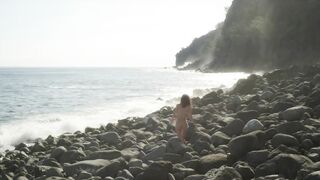 Margaux Lakdar Fully Nude "Ti Fi la Sirèn" 2024 / Margaux Lakdar nue
