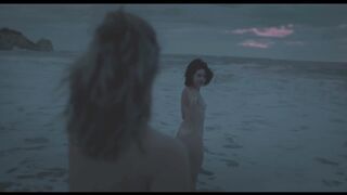 Daphne Patakia Nude Tits "Belladone" 2025 / Daphné Patakia seins nus