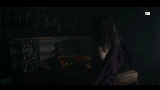Yuliya Podozyorova Nude Tits (NipSlip) "Khutor" S1Ep9 / Юлия Подозерова голые сиськи "Хутор" Серия 9