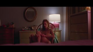 Karine Gonthier-Hyndman, Laurence Leboeuf Nude Tits "Deux femmes en or" 2025 / Karine Gonthier-Hyndman, Laurence Leboeuf Seins Nus