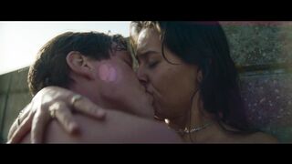 Nora Rios Nude Tits Sex Scene "An Honest Life" 2025 / Nora Rios Nakna Bröst Sexscen "Ett ärligt liv" 2025