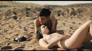 Daphné Patakia Nude Tits Sex Scene "Our Wildest Days" 2025 / Daphné Patakia nue, seins nus, scène de sexe