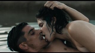 Daphné Patakia Nude Tits Sex Scene "Our Wildest Days" 2025 / Daphné Patakia nue, seins nus, scène de sexe