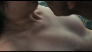 Daphné Patakia Nude Tits Sex Scene "Our Wildest Days" 2025 / Daphné Patakia nue, seins nus, scène de sexe