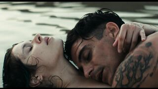Daphné Patakia Nude Tits Sex Scene "Our Wildest Days" 2025 / Daphné Patakia nue, seins nus, scène de sexe