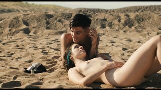Daphné Patakia Nude Tits Sex Scene "Our Wildest Days" 2025 / Daphné Patakia nue, seins nus, scène de sexe