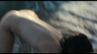 Daphné Patakia Nude Tits Sex Scene "Our Wildest Days" 2025 / Daphné Patakia nue, seins nus, scène de sexe