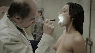 Ana Garibaldi, Camila Peralta, Carolina Ramirez, Erika de Saatu, Valentina Zenere, Tatu Glikman, etc. Nude Tits "En El Barro" S1Ep1 2025 / Ana Garibaldi, Camila Peralta, Carolina Ramirez, Erika de Saatu, Valentina Zenere, Tatu Glikman Desnudas Tetas