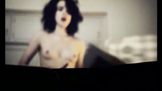 Aubrey Plaza, Margaret Qualley Nude Tits Lesbian Sex Scene "Honey Don't" 2025 LQ