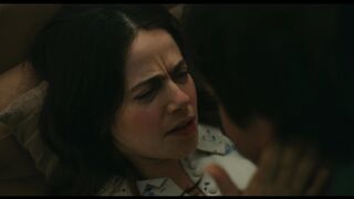Molly Gordon, Geraldine Viswanathan Nude Tits, Ass, Sex Scenes "Oh, Hi!" 2025