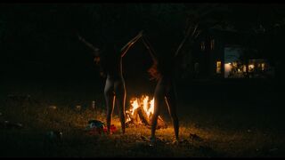 Molly Gordon, Geraldine Viswanathan Nude Tits, Ass, Sex Scenes "Oh, Hi!" 2025
