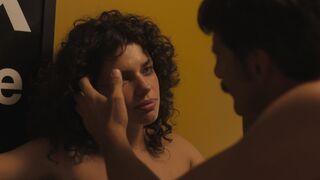 Bruna Linzmeyer Nude Tits Sex Scenes "Oxygen Masks Will Not Drop Down Automatically" S1Ep1 2025 / Bruna Linzmeyer Cenas de sexo com seios nus "Máscaras de Oxigênio Não Cairão Automaticamente"