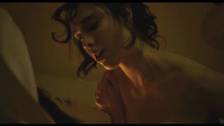 Aubrey Plaza, Margaret Qualley, Lera Abova, Layne Lazor, Grace Lord, Sarah J Bartholomew, Silvia Bond Nude Tits Sex Scenes "Honey Don't" 2025 HD