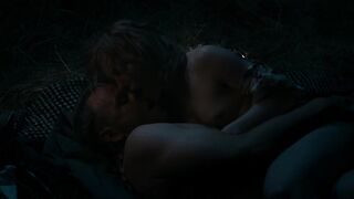 Elisa Schlott Nude Tits Sex Scene "The Tasters" 2025 / Elisa Schlott Sexszene mit nackten Titten „Die Vorkosterinnen“