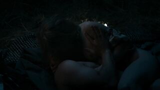 Elisa Schlott Nude Tits Sex Scene "The Tasters" 2025 / Elisa Schlott Sexszene mit nackten Titten „Die Vorkosterinnen“
