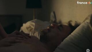 Laura Sepul Nude Tits Sex Scene "La Vallée Fracturée" S1Ep4 2025 / Laura Sepul Nue Seins Scène De Sexe