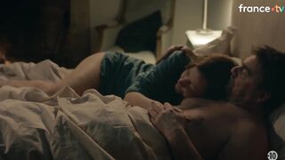 Laura Sepul Nude Tits Sex Scene "La Vallée Fracturée" S1Ep4 2025 / Laura Sepul Nue Seins Scène De Sexe