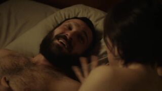 Jehnny Beth Nude Tits Sex Scenes "Différente" 2025 / Jehnny Beth Scènes de sexe seins nus