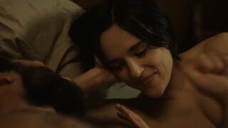 Jehnny Beth Nude Tits Sex Scenes "Différente" 2025 / Jehnny Beth Scènes de sexe seins nus