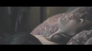 Pilar Fogliati Nude Tits Sex Scene "Follemente" 2025 / Pilar Fogliati Nuda Tette Scena di Sesso