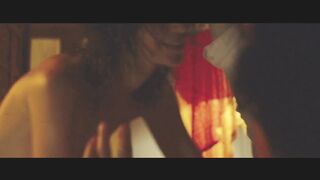 Martina Gatti Nude Tits Sex Scene "L'amore, in teoria" 2025 / Martina Gatti Nuda Tette Scena di Sesso
