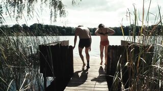 Friederike Becht Nude Tits "Im Rausch" 2025 / Friederike Becht Nackte Titten