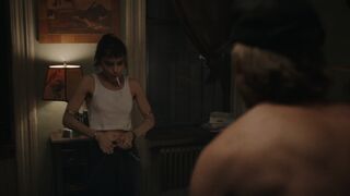 Zoë Kravitz Nude Tits Sex Scenes "Caught Stealing" 2025 4K