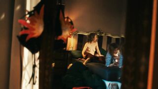 Jella Haase, Narges Rashidi, Jule Boewe Nude Tits "#Schwarze Schafe" 2025 / Jella Haase, Narges Rashidi, Jule Boewe Nackte Titten