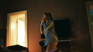 Jella Haase, Narges Rashidi, Jule Boewe Nude Tits "#Schwarze Schafe" 2025 / Jella Haase, Narges Rashidi, Jule Boewe Nackte Titten