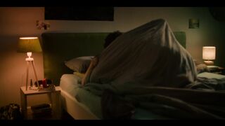 Jasna Fritzi Bauer Nude Tits Sex Scene "Dudes" S1Ep3 2025 / Jasna Fritzi Bauer Nackte Titten-Sexszene „Alphamännchen“