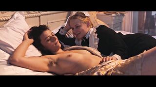 Dana Droppova, Radka Caldova Nude Tits Sex Scenes "The Chambermaid" 2023 / Dana Droppová, Radka Caldová Sexuálne scény s nahými prsiami "Slúžka"