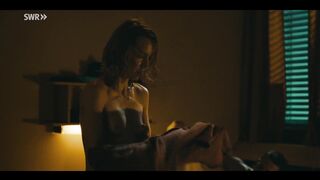 Magdalena Laubisch Nude Tits "Die Nichte des Polizisten" 2025 / Magdalena Laubisch Nackte Titten