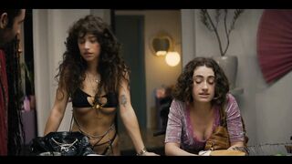 Rachel Sennott, Odessa A'zion Nude Tits, Sex And Sexy Scenes "I Love LA" S1Ep1 2025