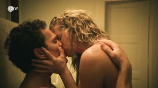Cornelia Gröschel Nude Tits Sex Scene "Verhängnisvolle Leidenschaft Sylt" 2025 / Cornelia Gröschel Nackte Brüste Sexszene