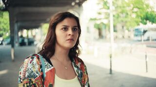 Antonia Breidenbach Nude Tits "Polizei" 2025 / Antonia Breidenbach Nacktbrüste