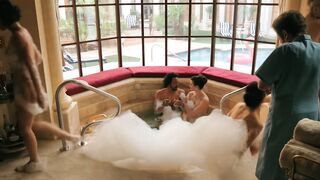 Max Reeves, Olivia Rouyre, Jhordan Munn, Anna Mhairi, Phuong Kubacki Naked "Pluribus" S1Ep6 2025