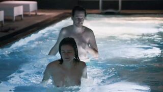 Llewellyn Reichman Fully Nude "Immerhin: Die Kunst, die Kunst" 2024 / Llewellyn Reichman vollständig nackt