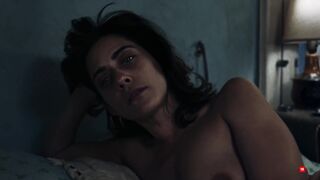María León Nude Tits "Silencio" S1Ep3 2025 / María León Tetas Desnudas
