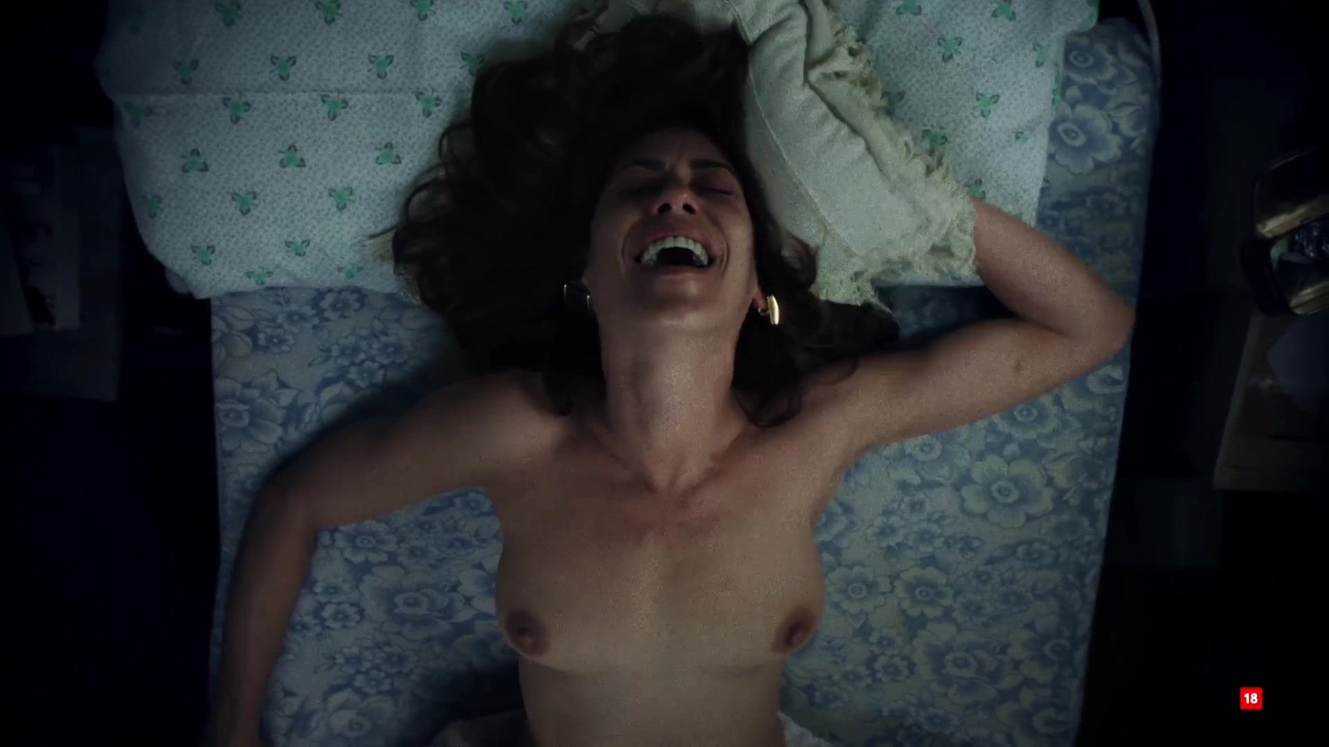 María León Nude Tits "Silencio" S1Ep3 2025 / María León Tetas Desnudas