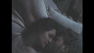 Lena Urzendowsky, Luise Heyer Nude Tits Sex Scenes "In die Sonne schauen" 2025 / Lena Urzendowsky, Luise Heyer Nacktszenen